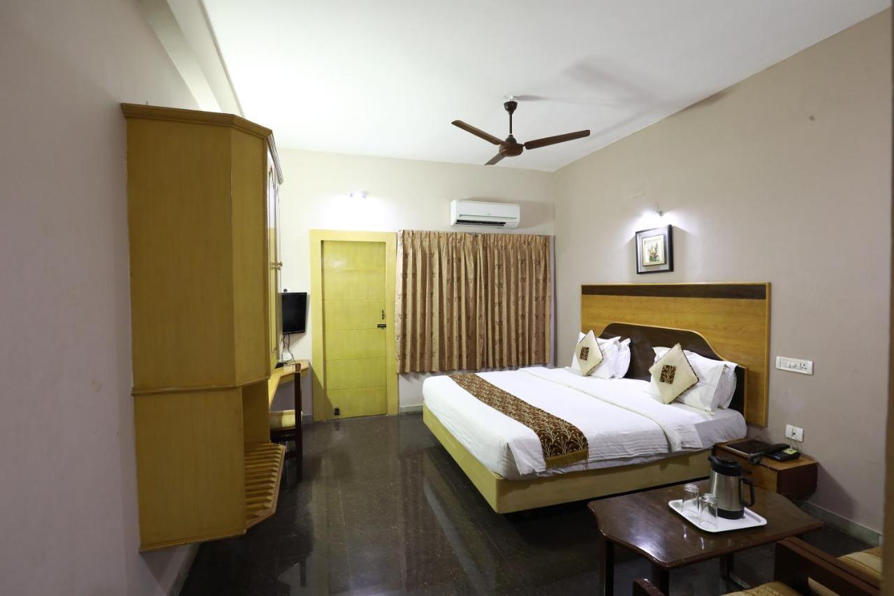 Hotel Mayas Tiruchirappalli Εξωτερικό φωτογραφία