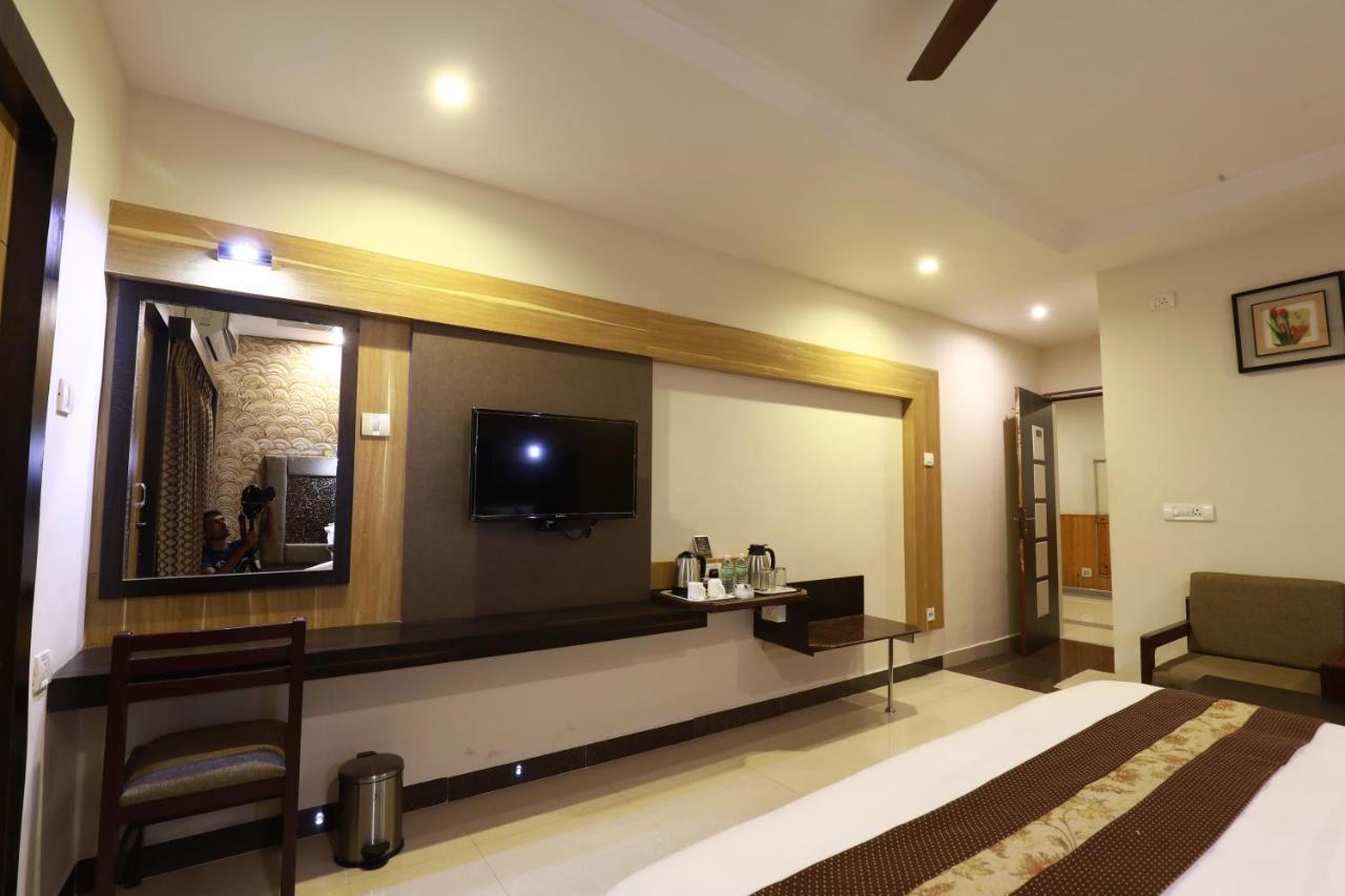Hotel Mayas Tiruchirappalli Εξωτερικό φωτογραφία