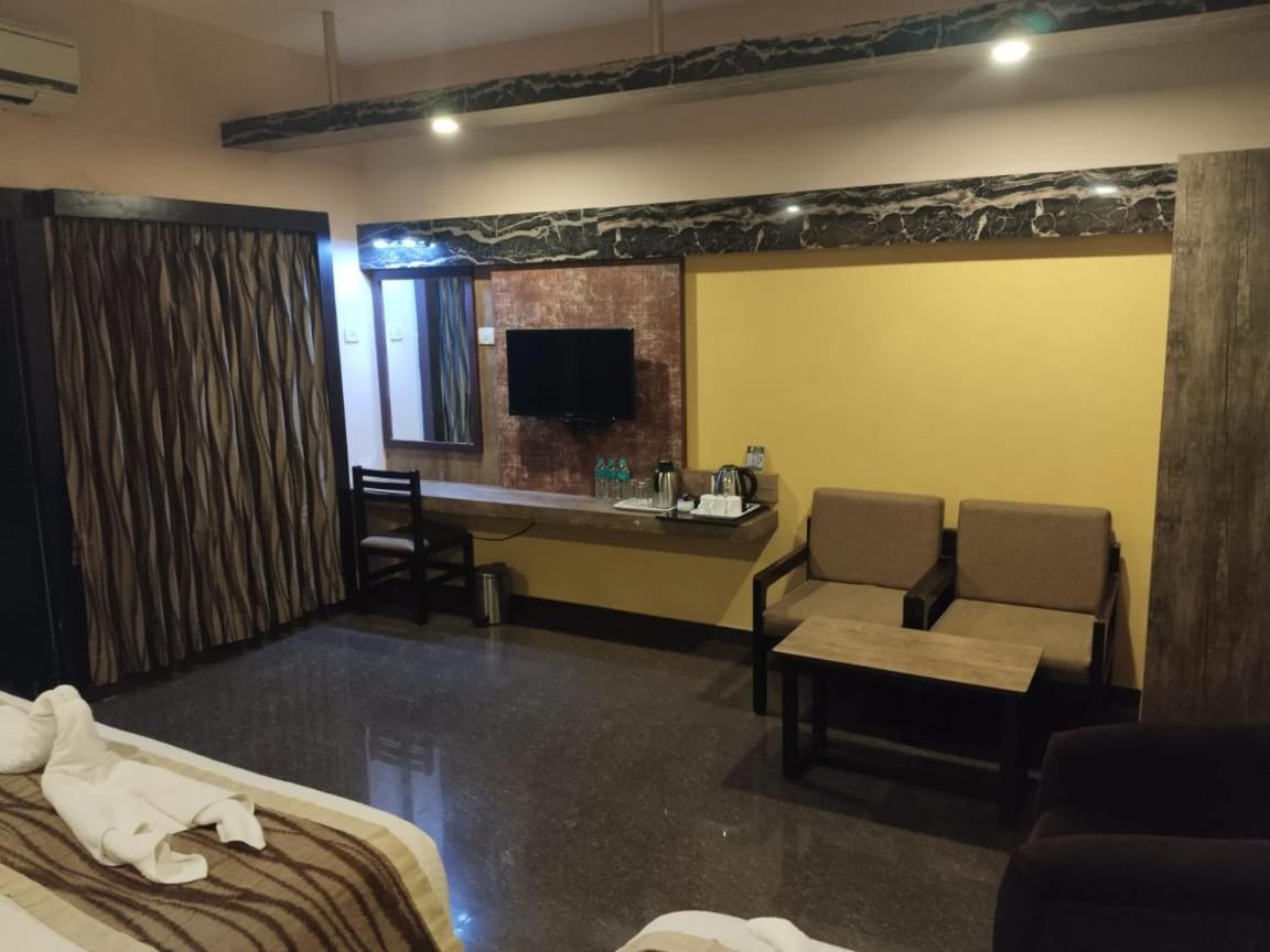 Hotel Mayas Tiruchirappalli Εξωτερικό φωτογραφία