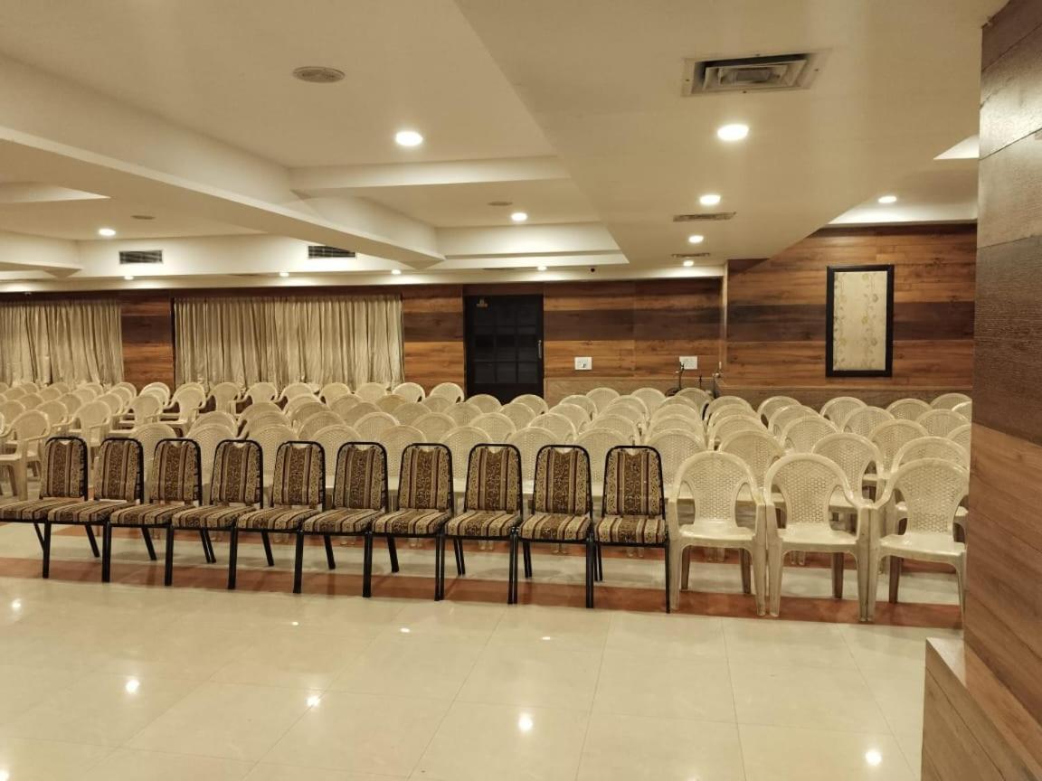 Hotel Mayas Tiruchirappalli Εξωτερικό φωτογραφία