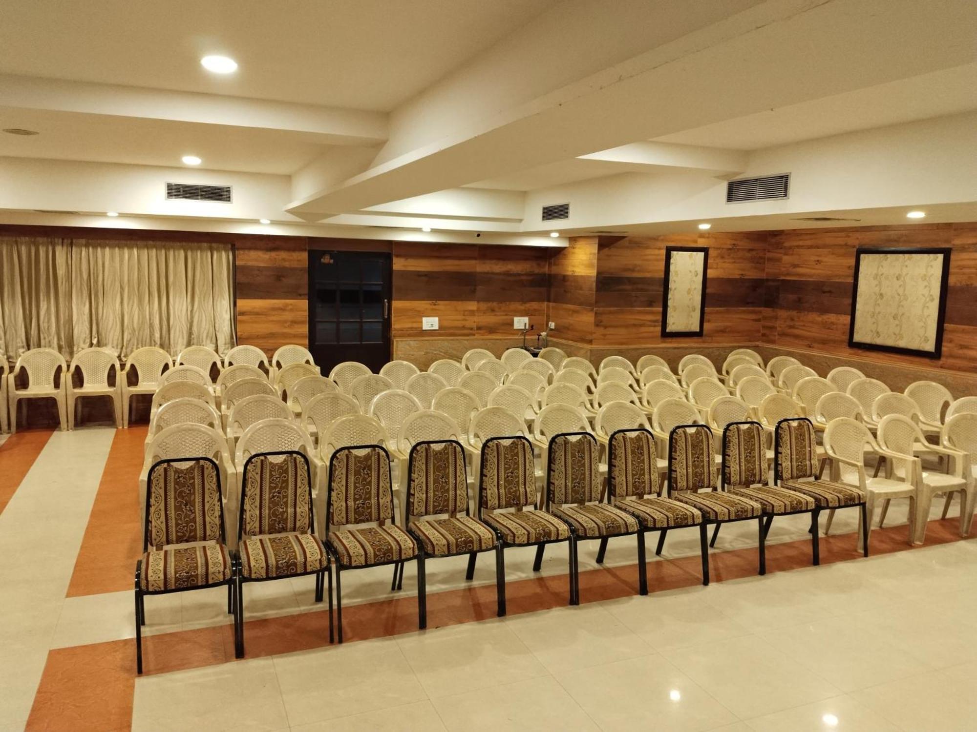 Hotel Mayas Tiruchirappalli Εξωτερικό φωτογραφία