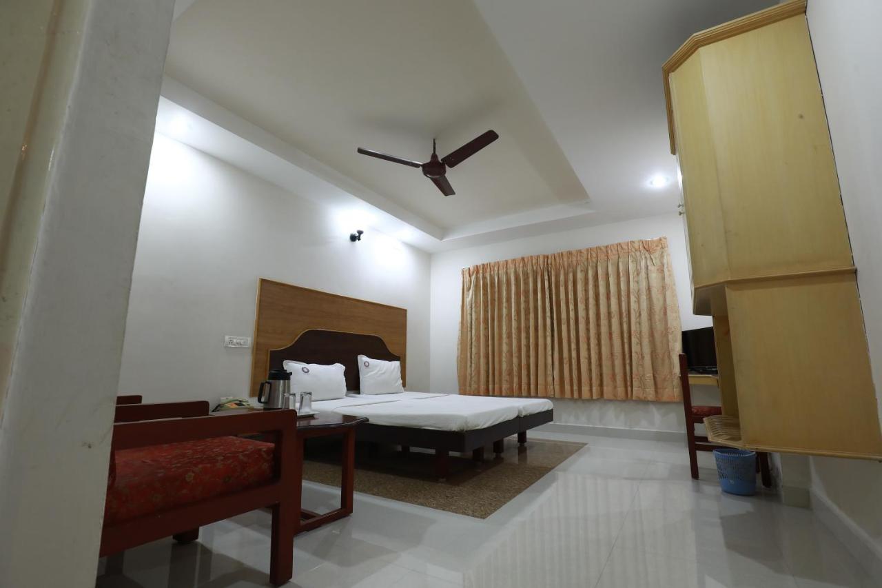 Hotel Mayas Tiruchirappalli Εξωτερικό φωτογραφία
